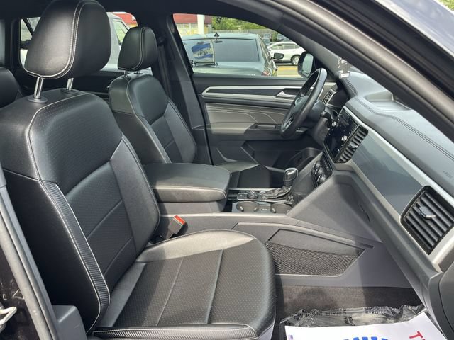 Used 2023 Volkswagen Atlas Cross Sport SEL R-Line AWD/4WD image 28