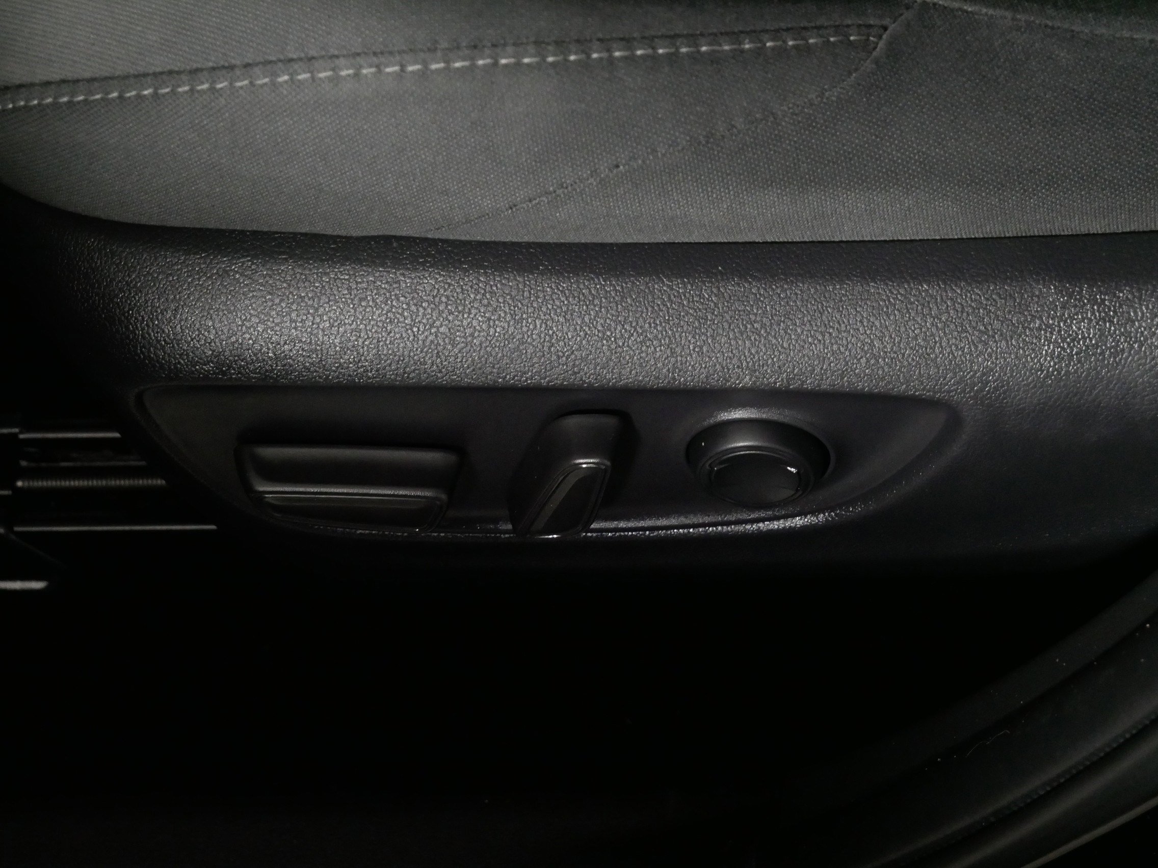 Used 2021 Toyota Venza LE w/ Carpet Mat Package (TMS) image 20