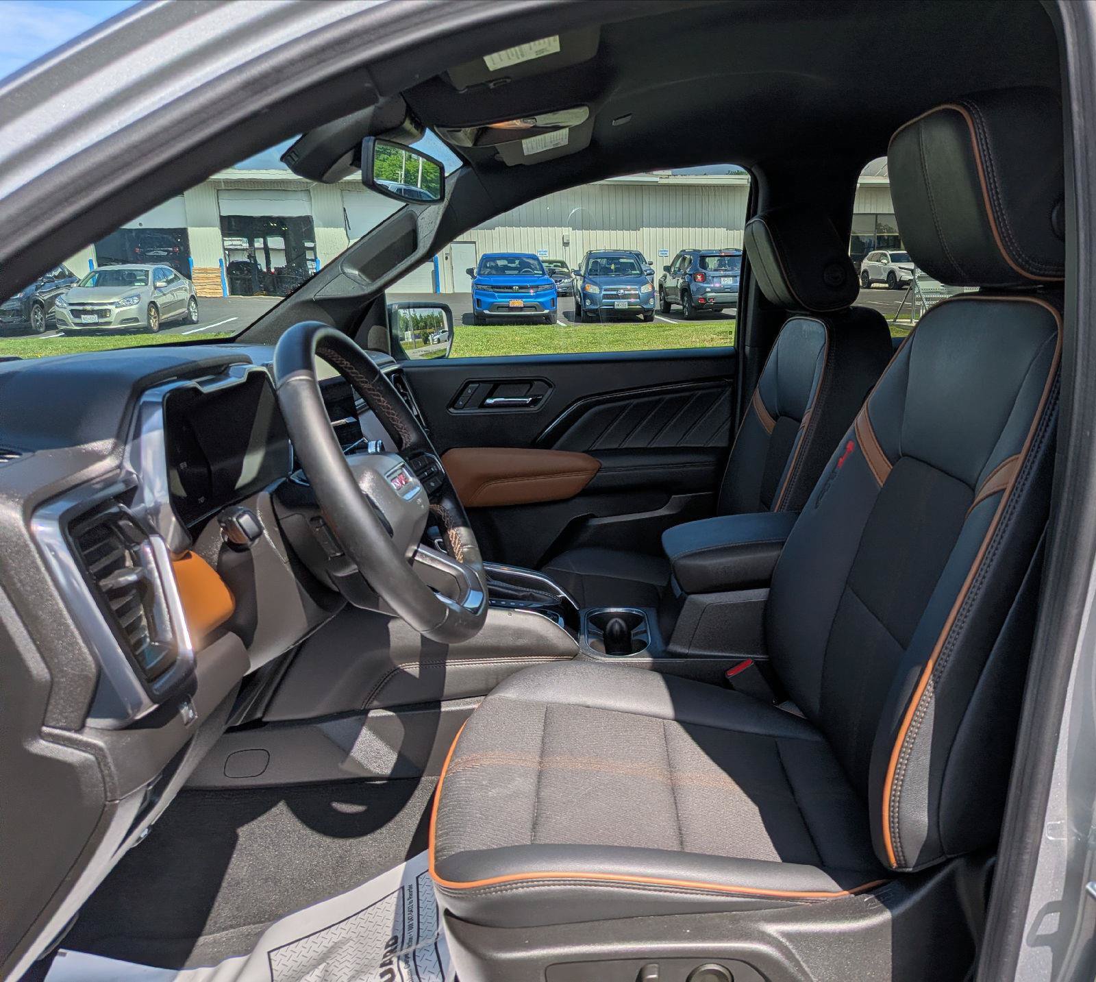Used 2026 GMC Canyon AT4 AWD/4WD image 11