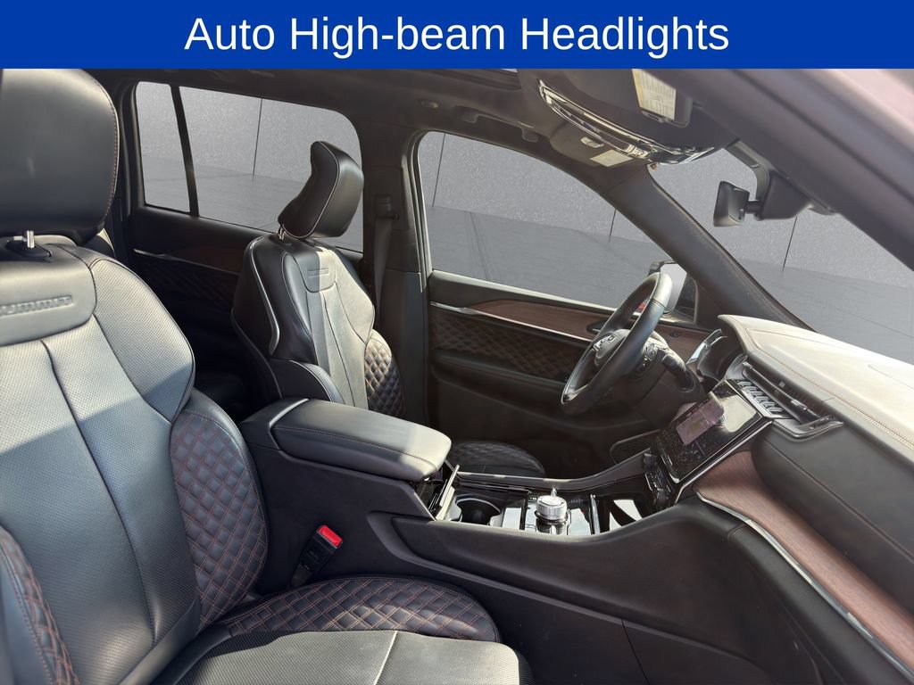 Used 2023 Jeep Grand Cherokee Summit AWD/4WD image 18