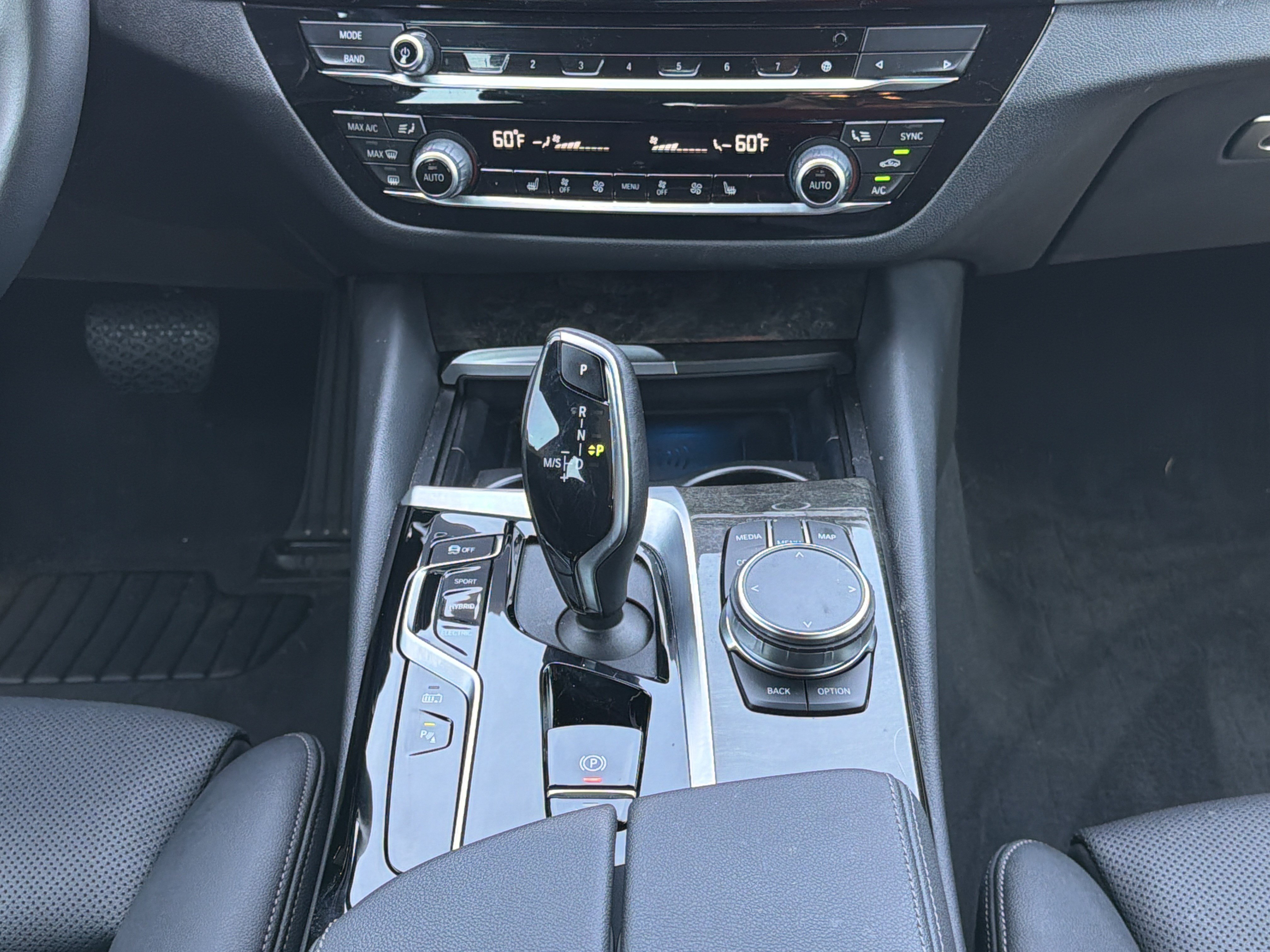 Used 2023 BMW 530e xDrive w/ Premium Package AWD/4WD image 5