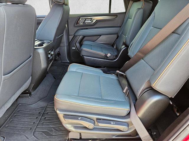 Used 2025 GMC Yukon AT4 AWD/4WD image 18