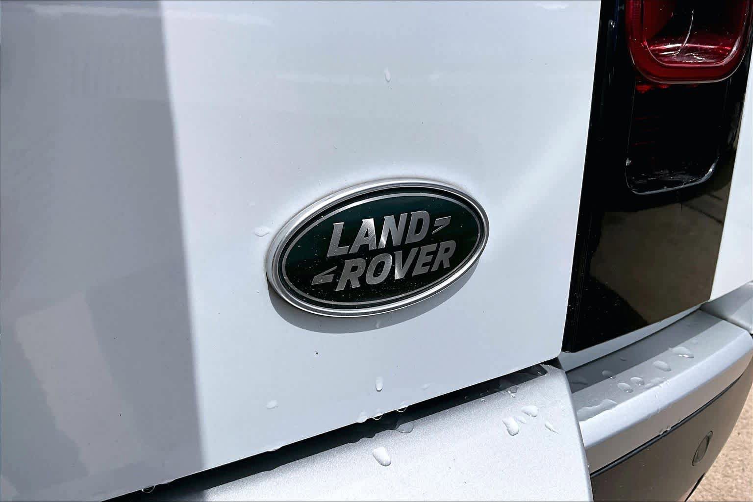 Used 2023 Land Rover Defender 110 S image 10