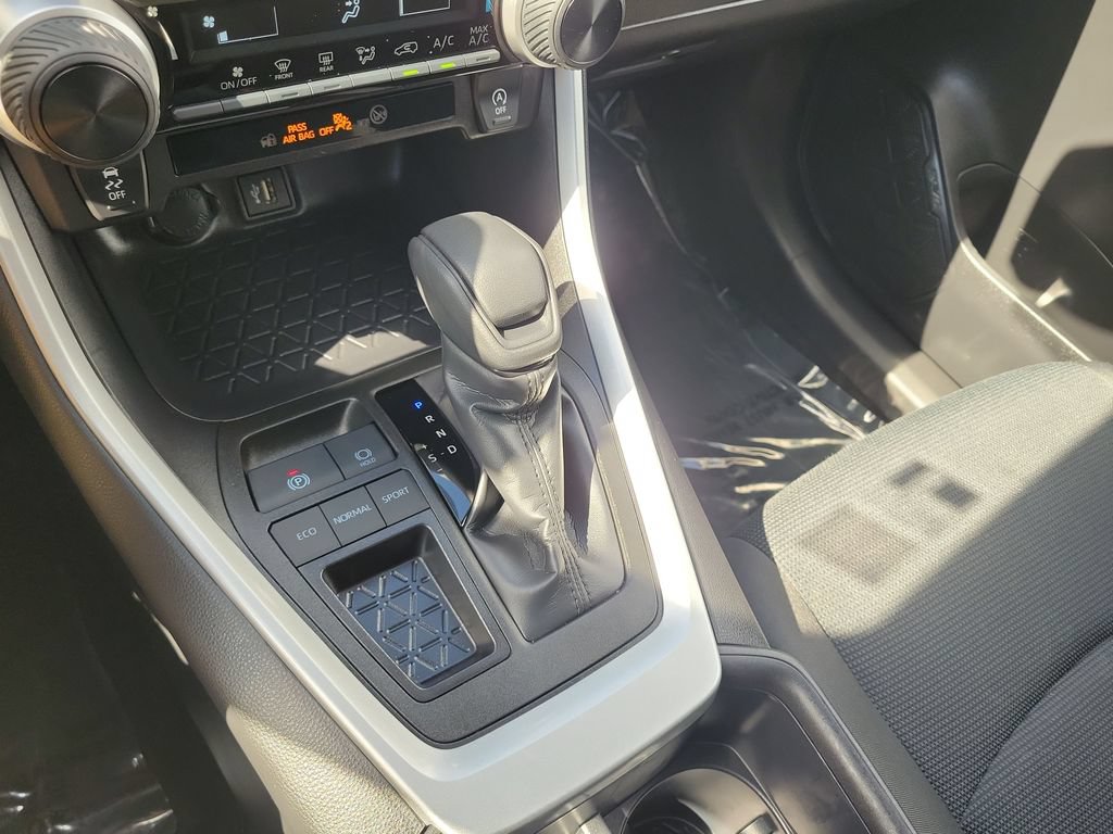 Certified 2025 Toyota RAV4 LE FWD image 18