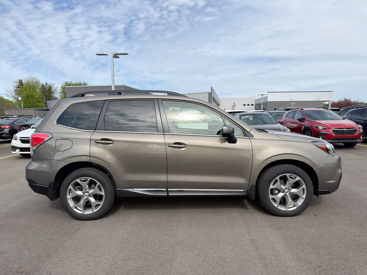 Used 2017 Subaru Forester 2.5i Touring w/ Popular Package #2 AWD/4WD image 14
