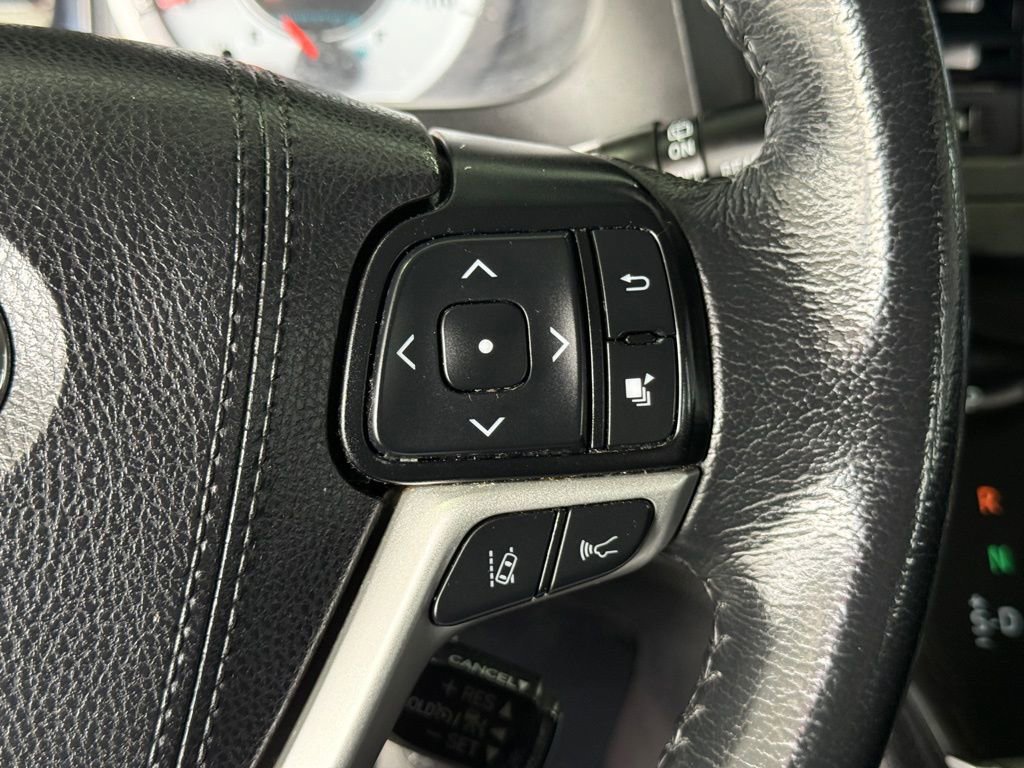 Certified 2019 Toyota Sienna SE image 25