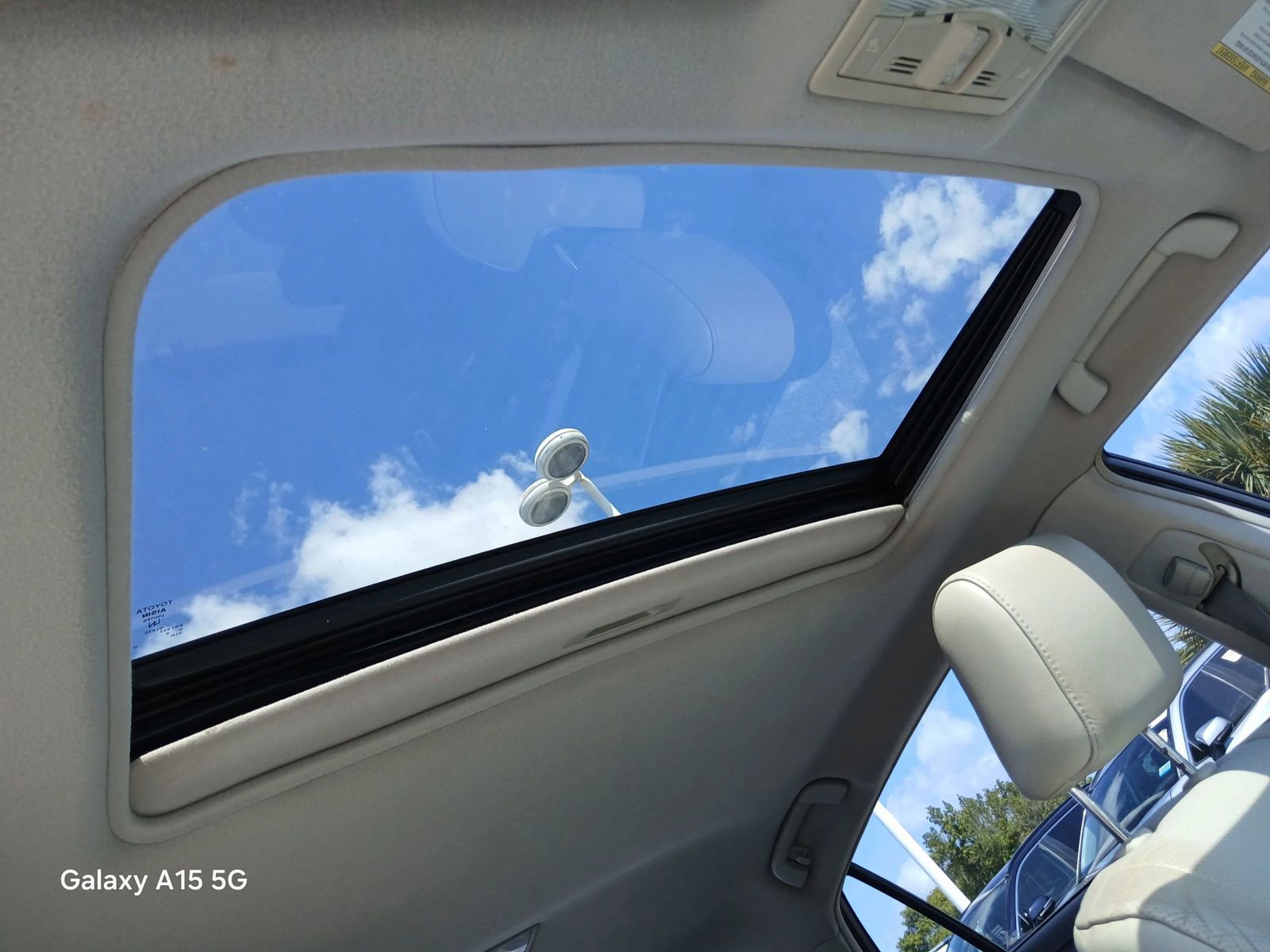 Used 2010 Toyota Avalon Limited FWD image 21