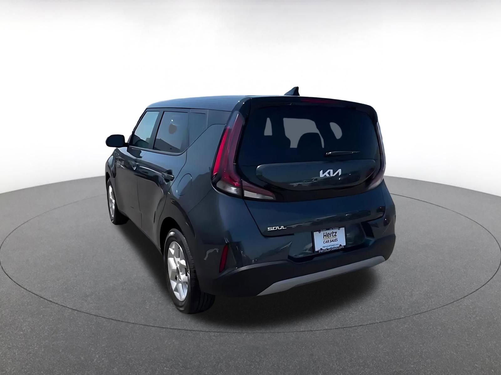 Used 2025 Kia Soul LX w/ LX Technology Package FWD image 11
