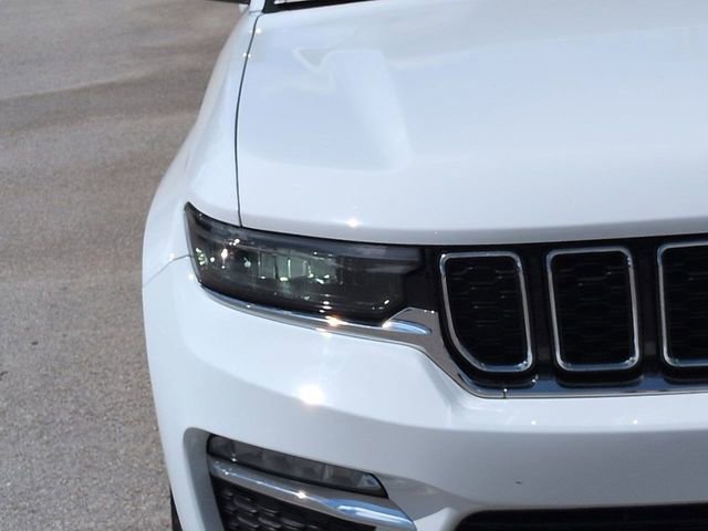 Used 2023 Jeep Grand Cherokee Limited w/ Luxury Tech Group II AWD/4WD image 10