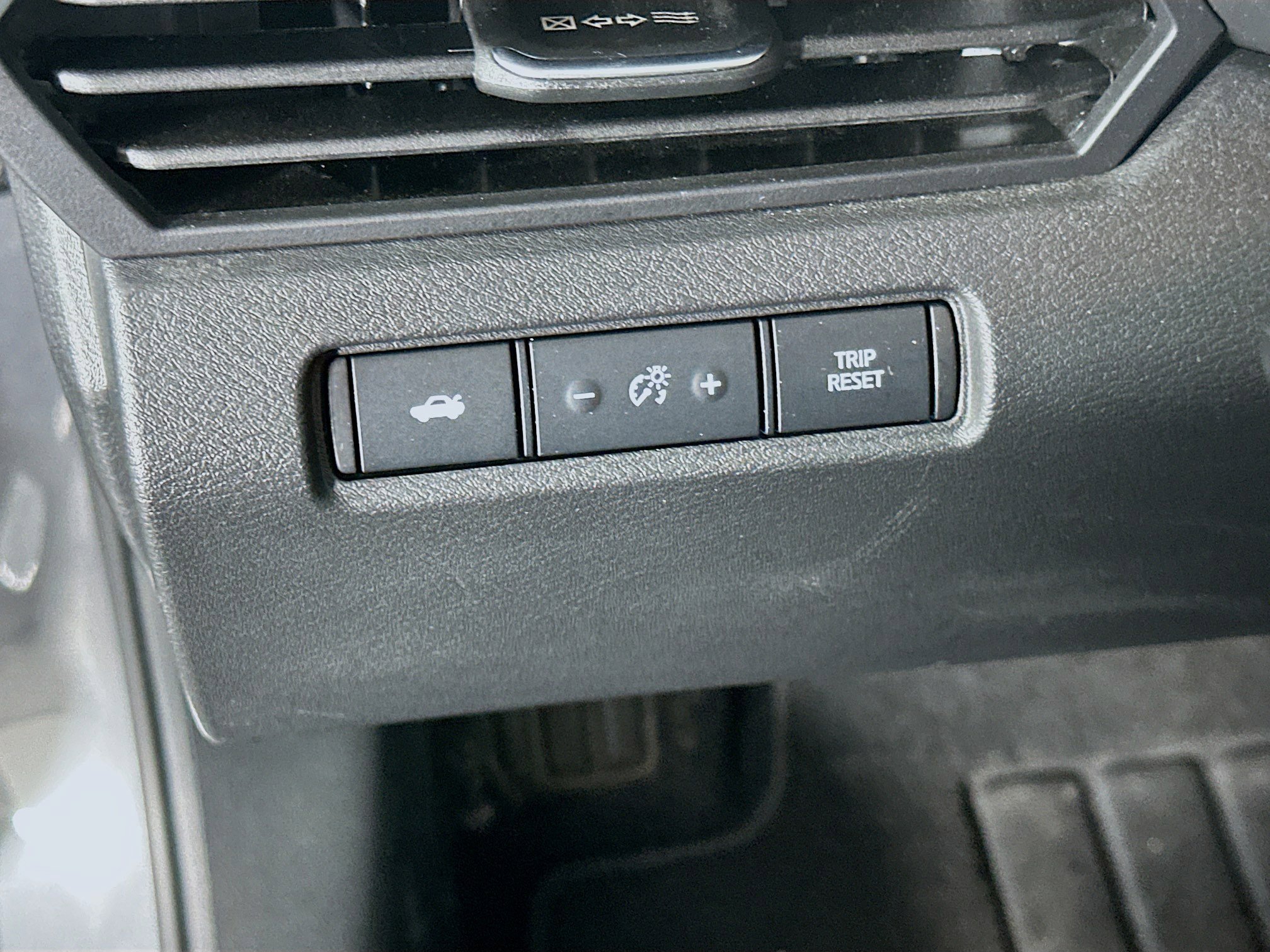 Used 2025 Nissan Altima 2.5 SV FWD image 16