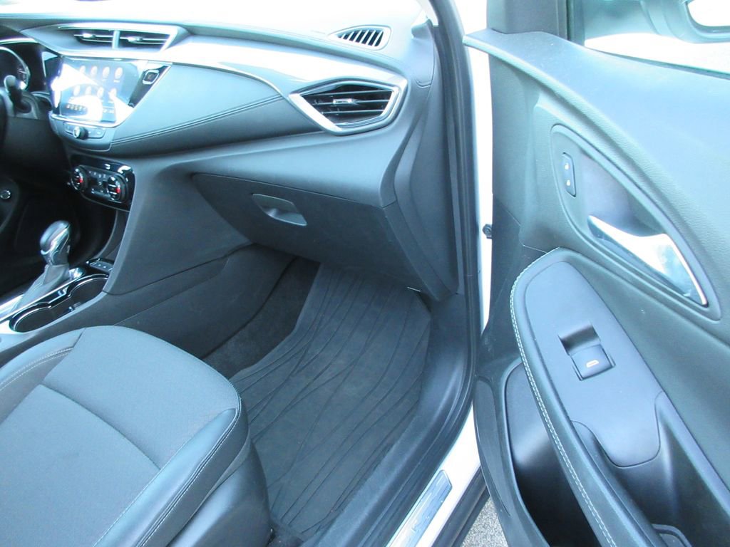 Used 2022 Buick Encore GX Select image 19