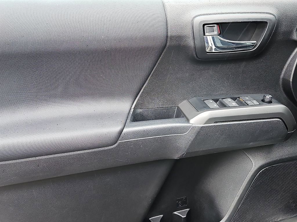 Used 2023 Toyota Tacoma TRD Sport w/ Technology Package image 12