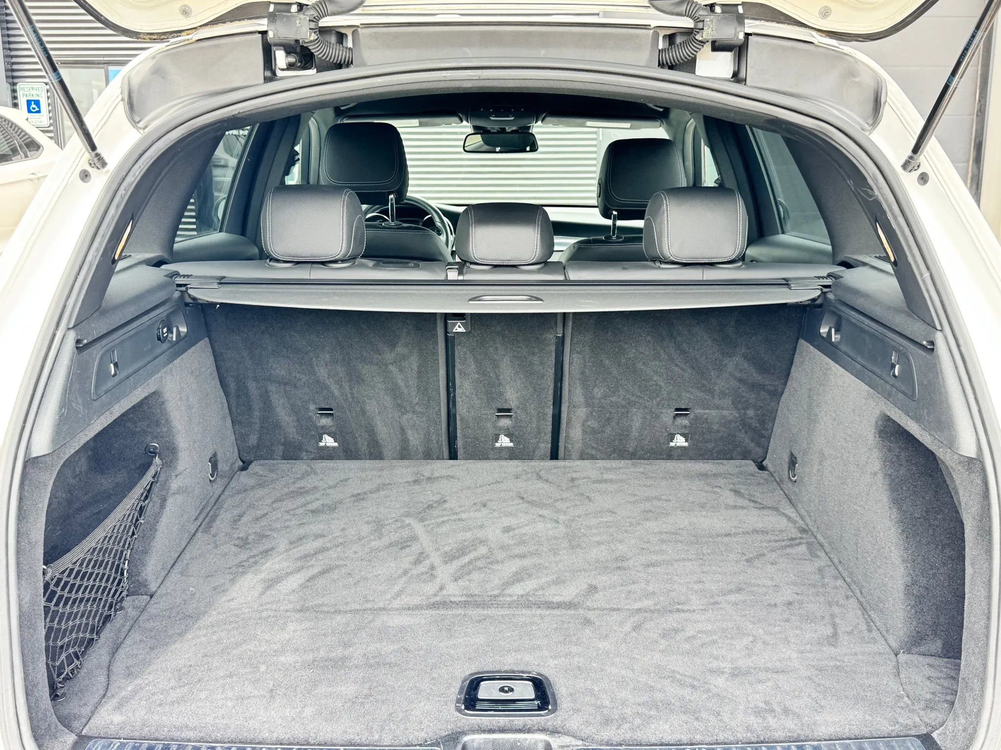 Used 2019 Mercedes-Benz GLC 300 4MATIC w/ Leather Seating Package image 15