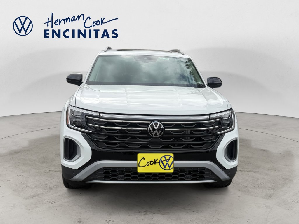 Certified 2025 Volkswagen Atlas Peak Edition SE AWD/4WD image 8