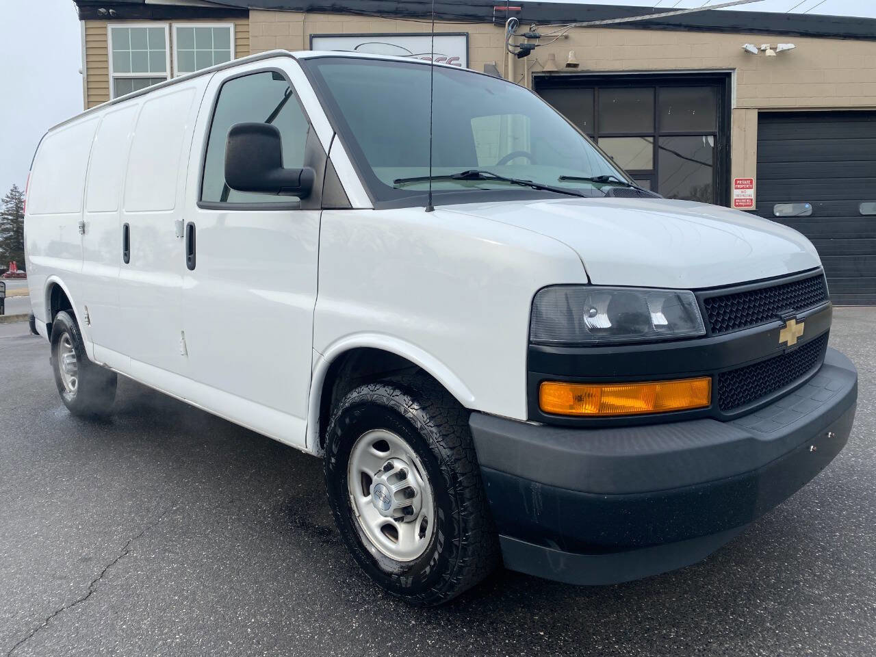 Used 2019 Chevrolet Express 2500 w/ Driver Convenience Package image 31