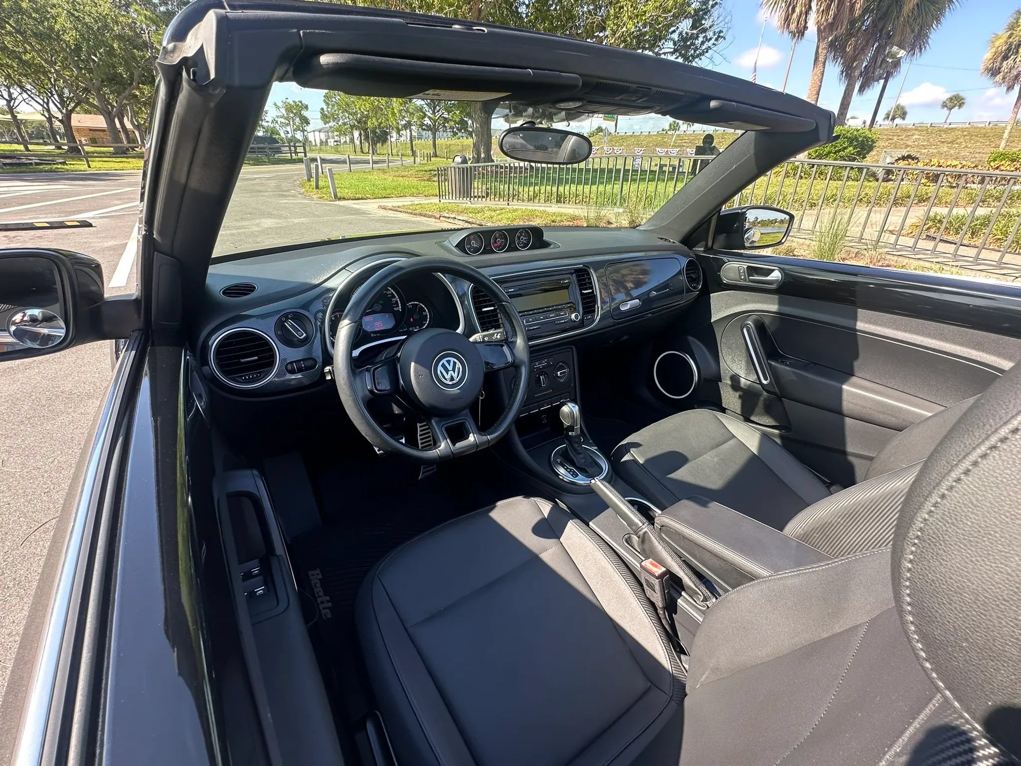 Used 2013 Volkswagen Beetle 2.0T FWD image 15
