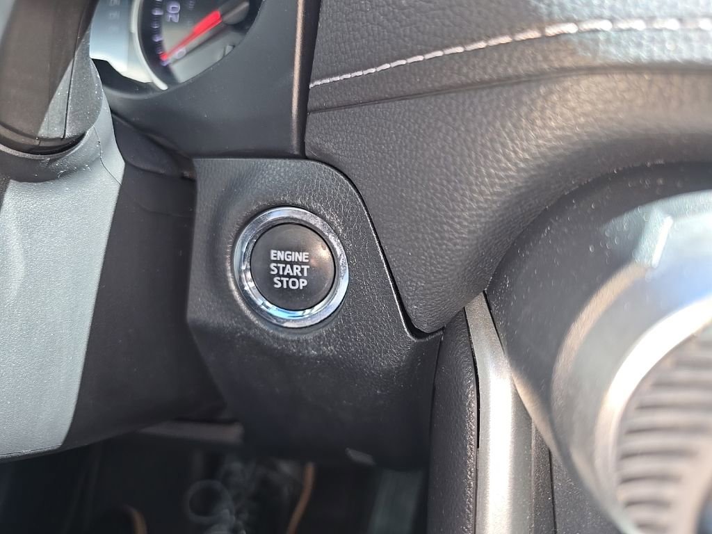 Used 2022 Toyota RAV4 XLE Premium image 31