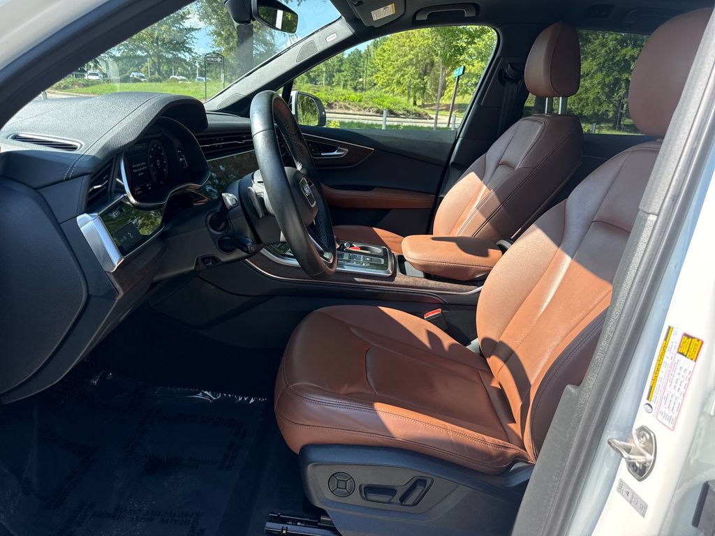 Used 2025 Audi Q7 3.0T Premium Plus AWD/4WD image 12