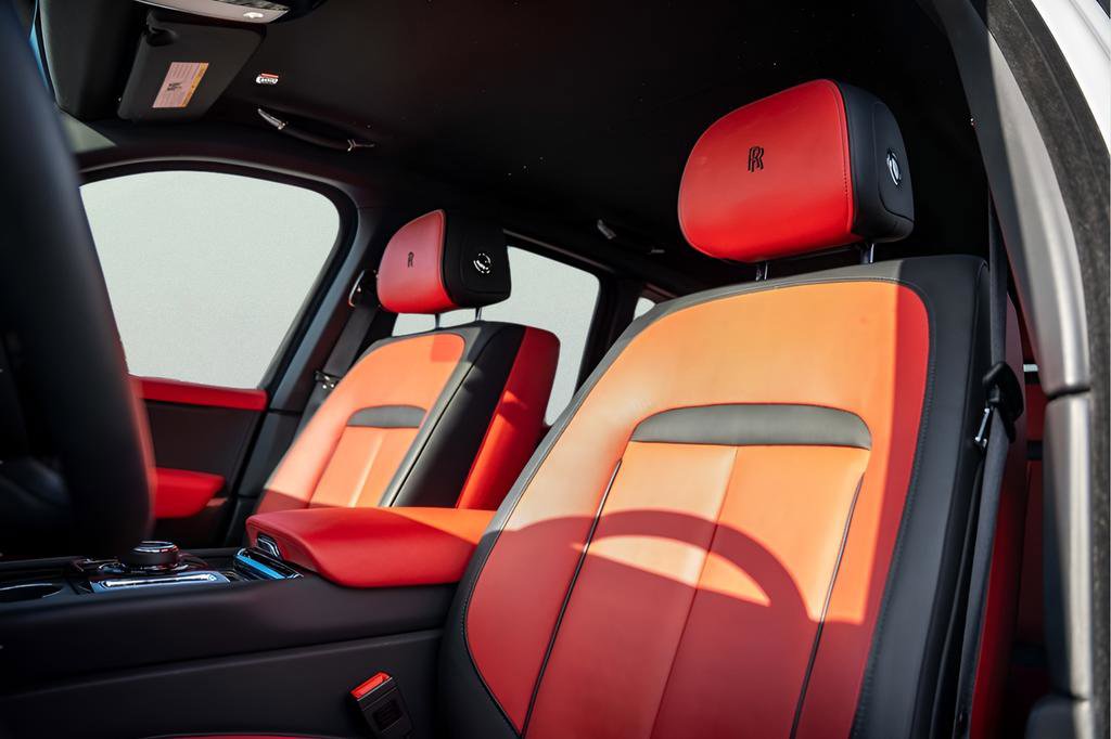 Used 2022 Rolls-Royce Cullinan Black Badge image 31