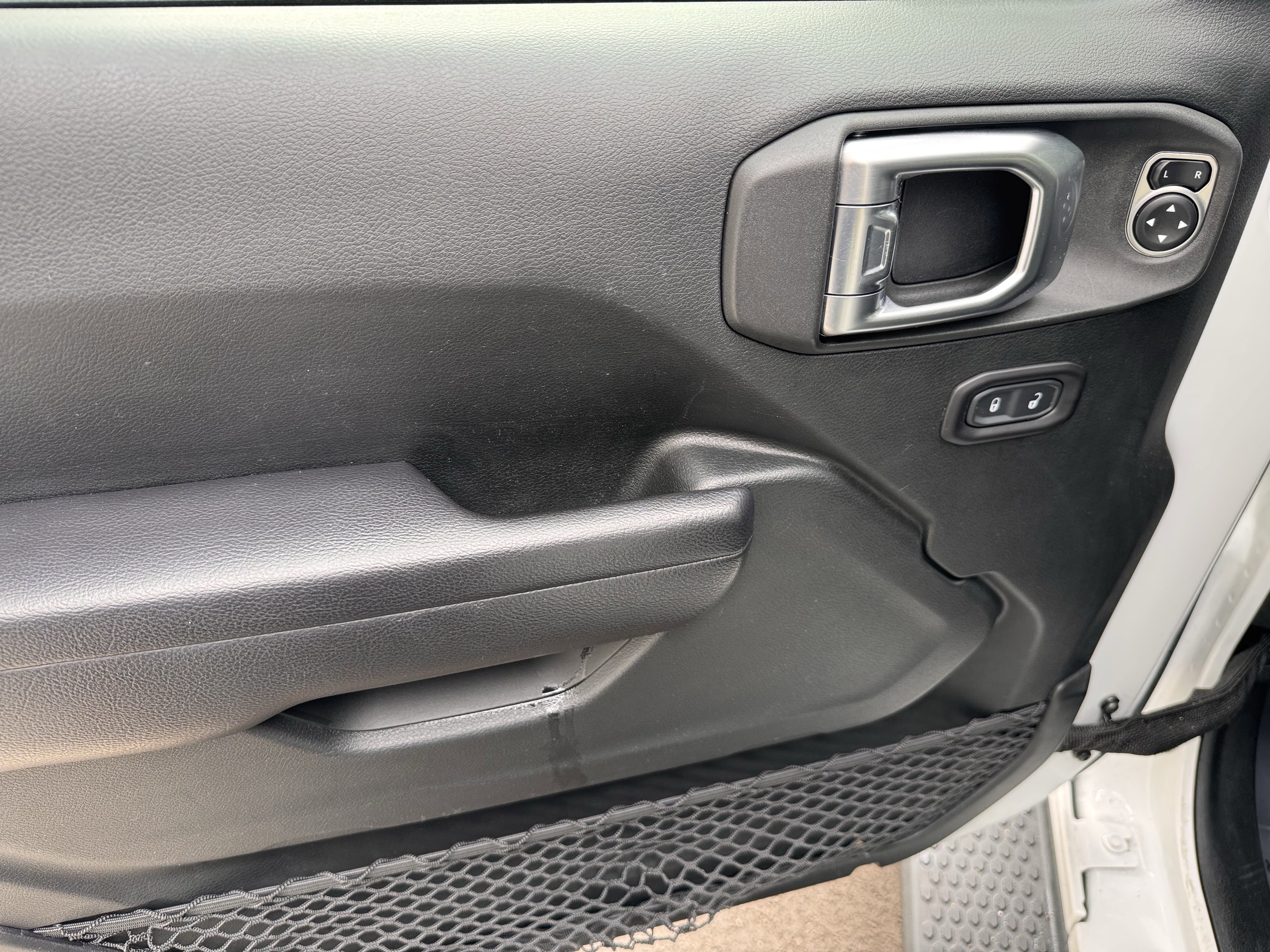 Used 2018 Jeep Wrangler Unlimited Sport S image 21