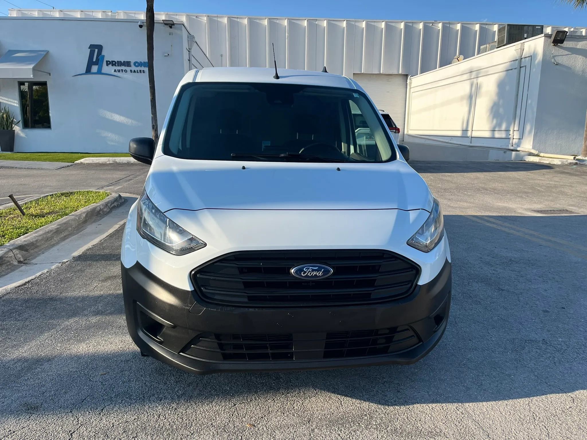Used 2020 Ford Transit Connect XL image 3