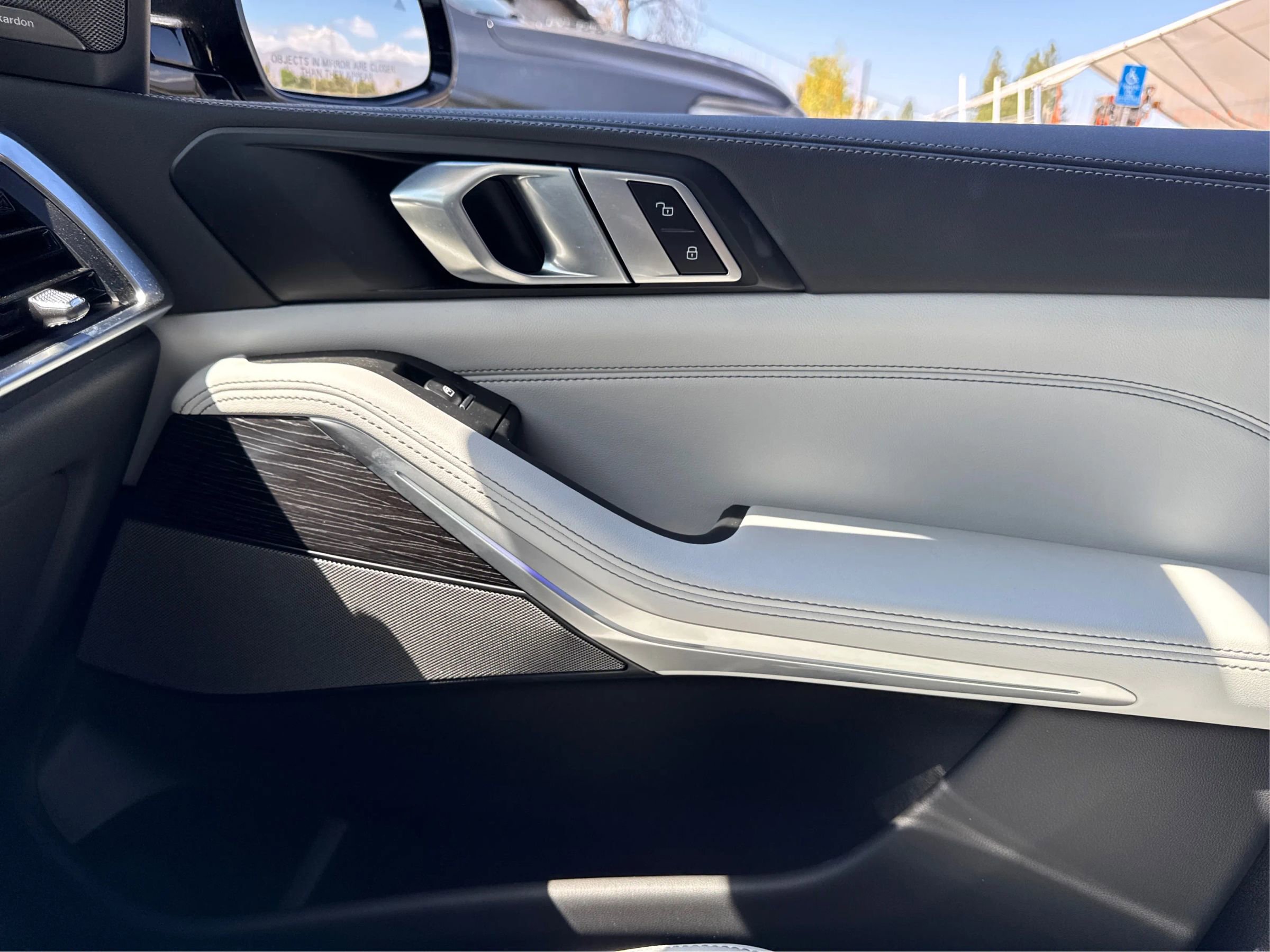 Used 2024 BMW X5 xDrive40i w/ M Sport Package image 19