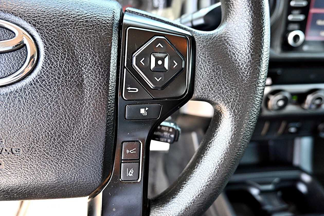 Used 2022 Toyota Tacoma SR RWD image 18