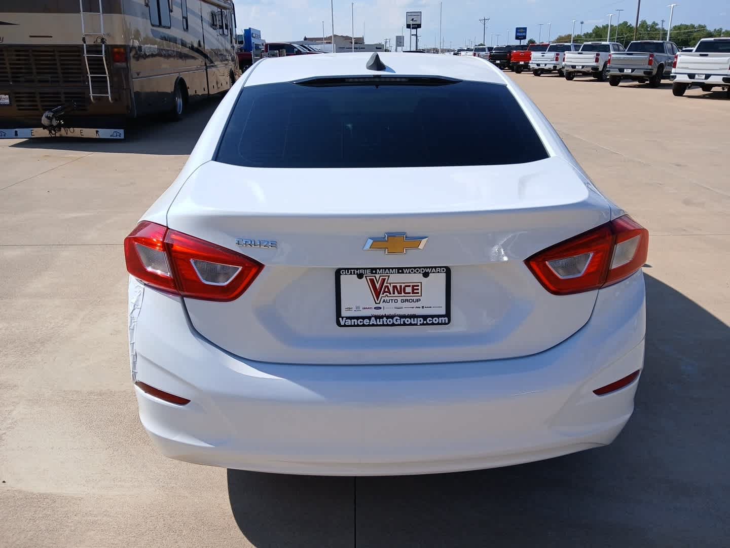 Used 2017 Chevrolet Cruze LS FWD image 4