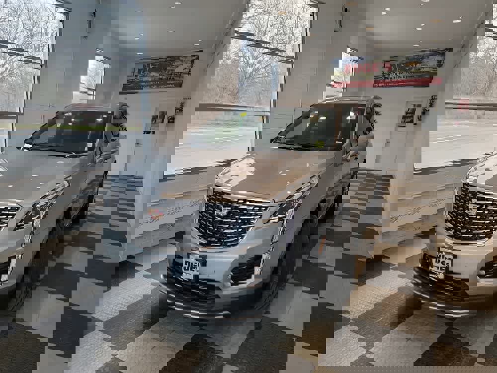 Used 2024 Cadillac XT5 Premium Luxury image 2