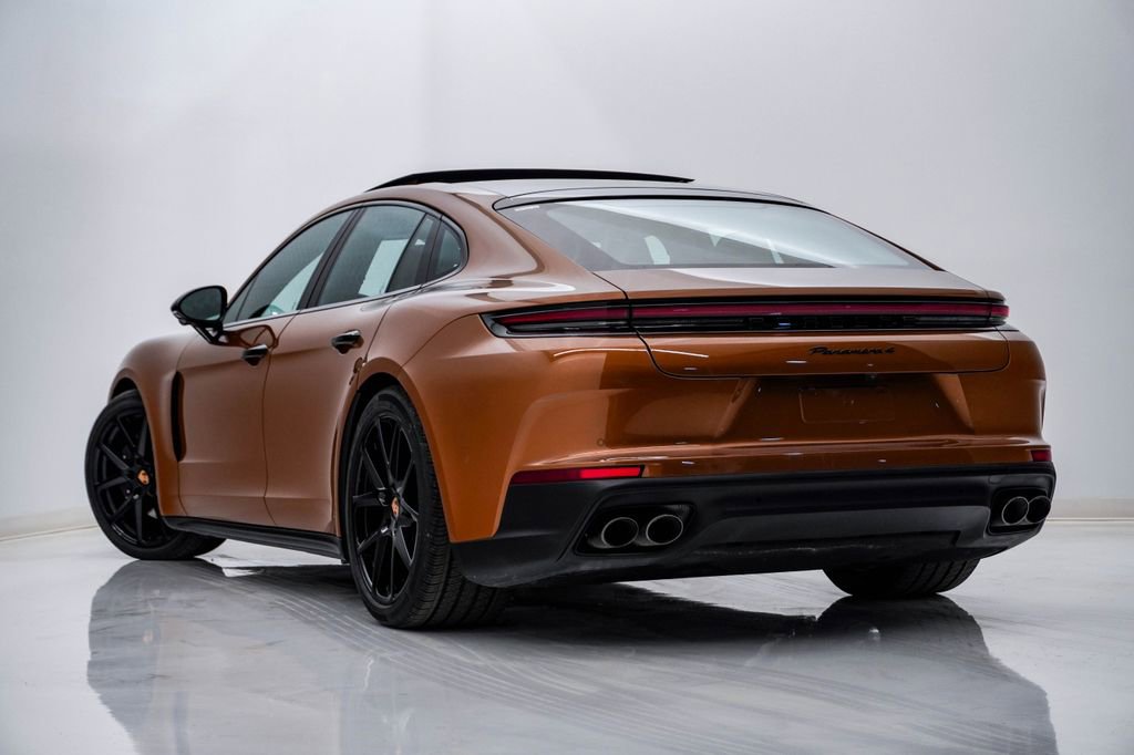 Certified 2025 Porsche Panamera 4 image 3