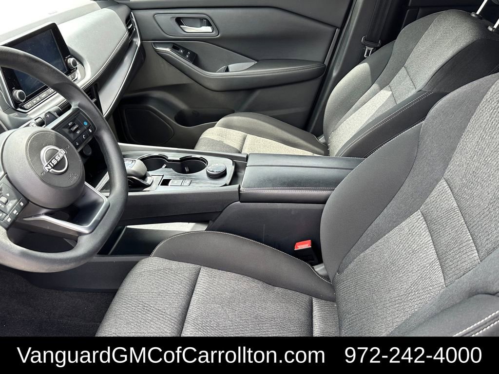 Used 2024 Nissan Rogue SV AWD/4WD image 9
