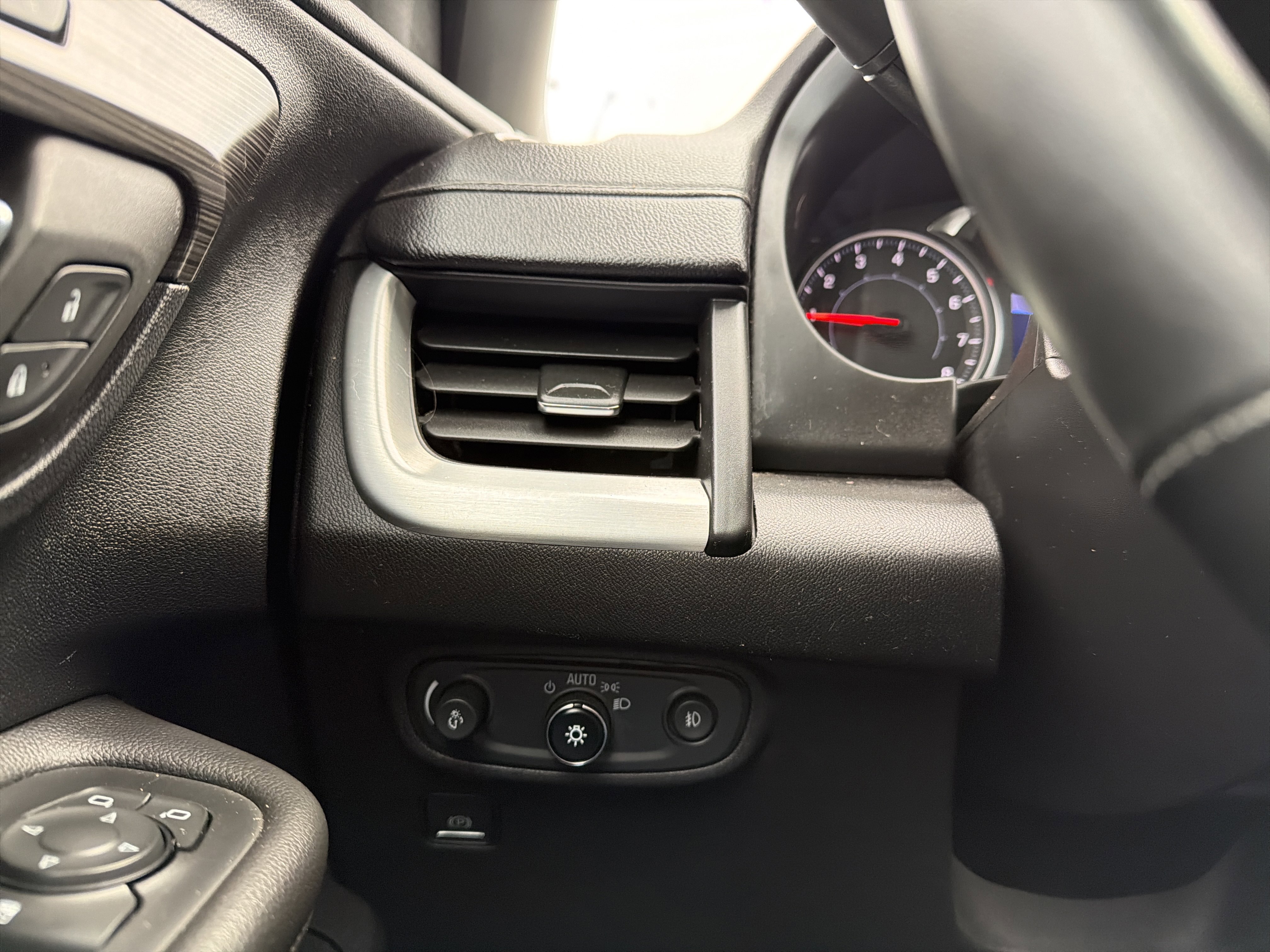 Certified 2023 GMC Terrain SLT image 23