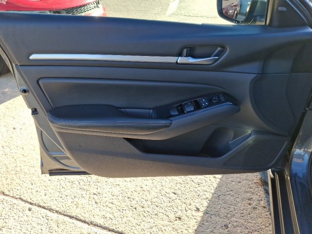 Used 2023 Nissan Altima 2.5 SV image 7