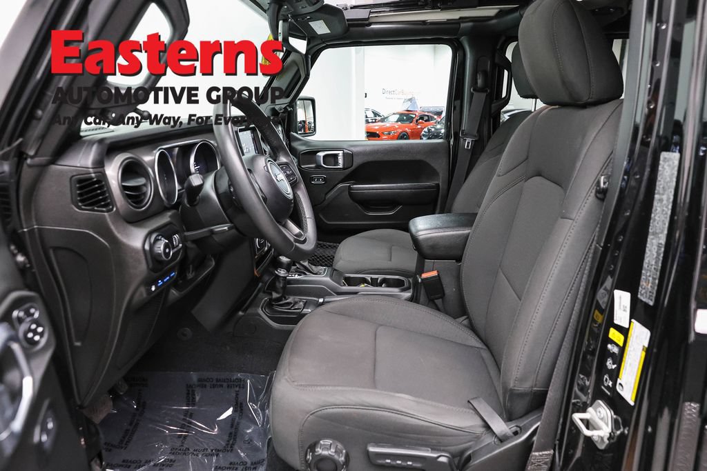 Used 2023 Jeep Wrangler Unlimited w/ Sun & Screen Package AWD/4WD image 14