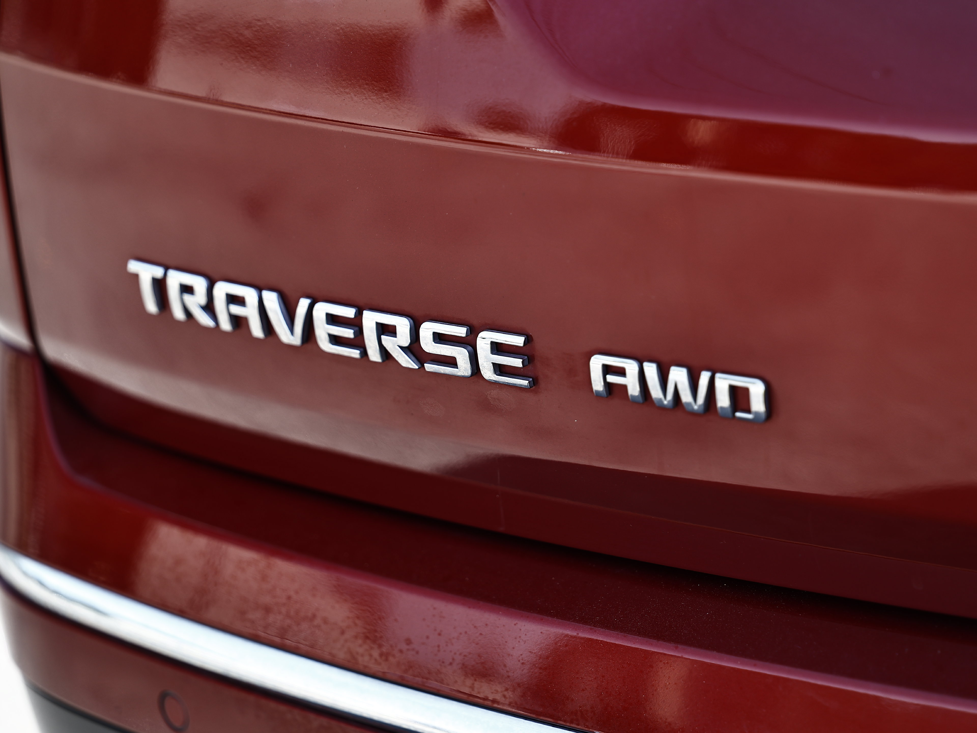 Used 2022 Chevrolet Traverse High Country w/ LPO, Floor Liner Package AWD/4WD image 10