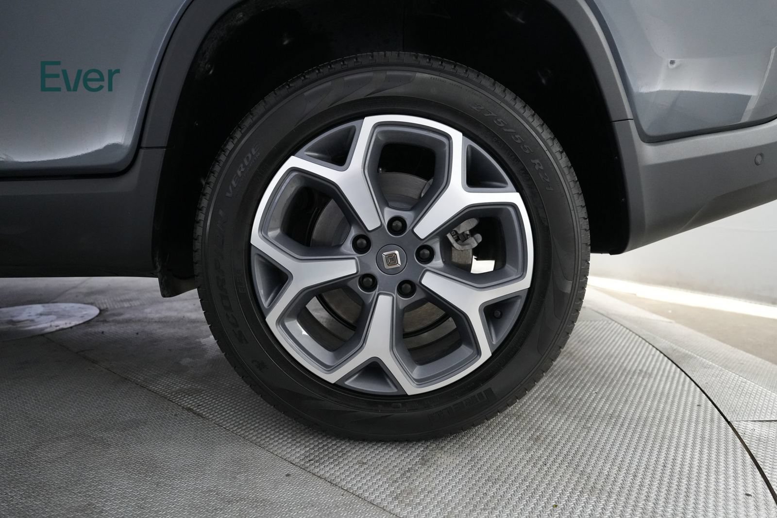 Used 2024 Rivian R1T Adventure Dual AWD/4WD image 9