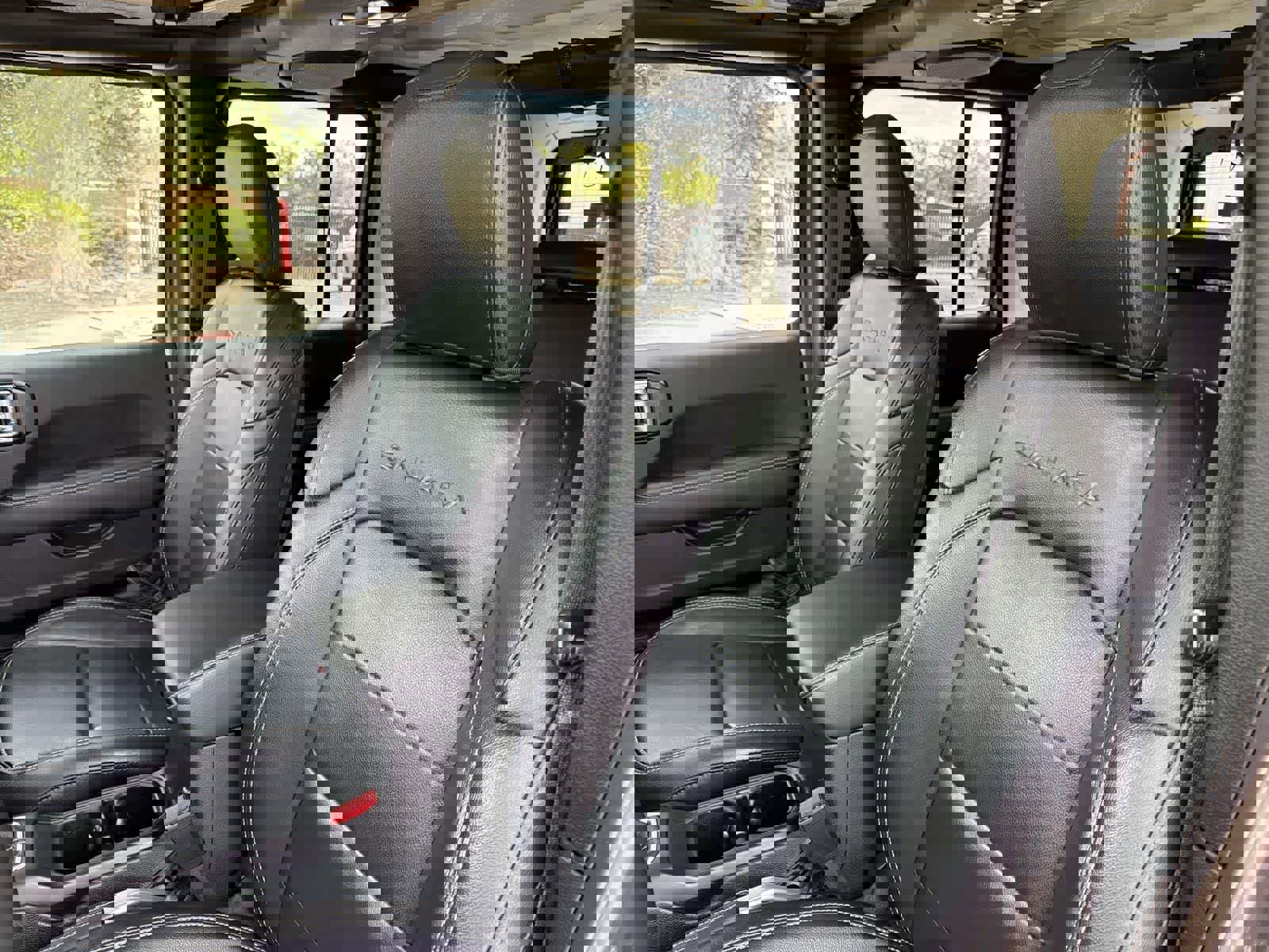 Used 2022 Jeep Wrangler Unlimited Sahara w/ Cold Weather Group image 24