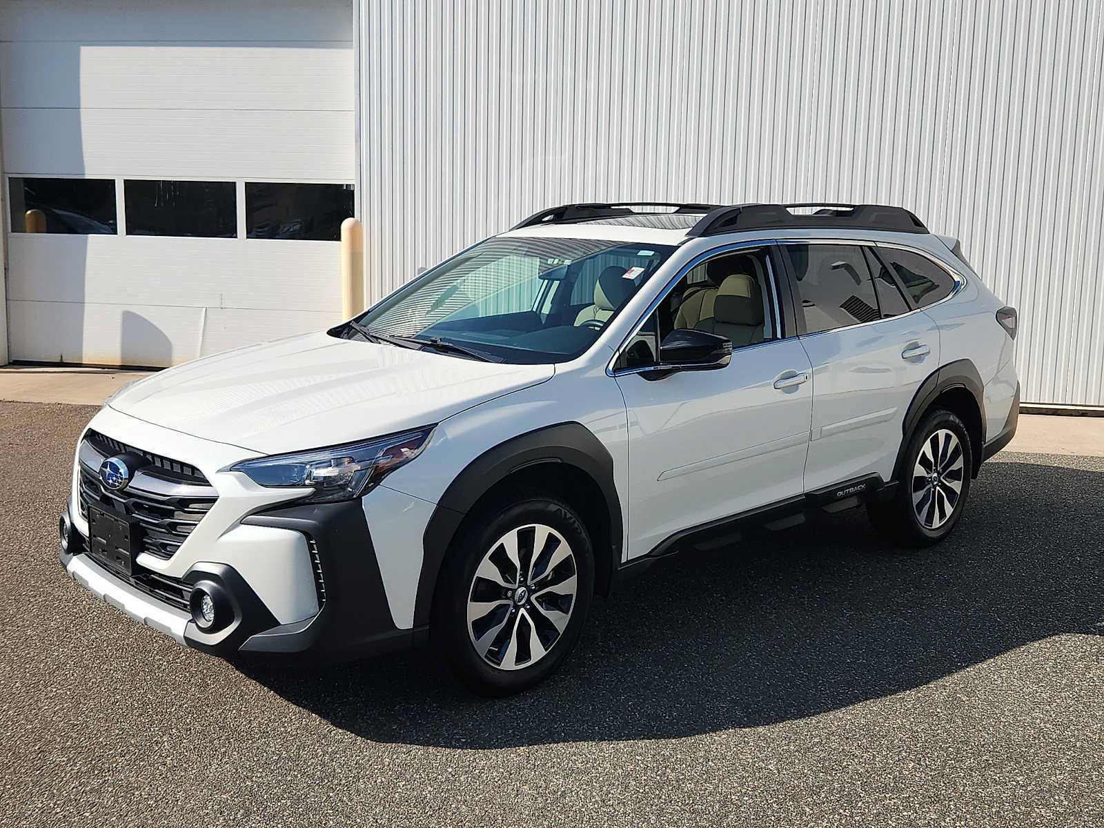 Used 2025 Subaru Outback Limited AWD/4WD image 3