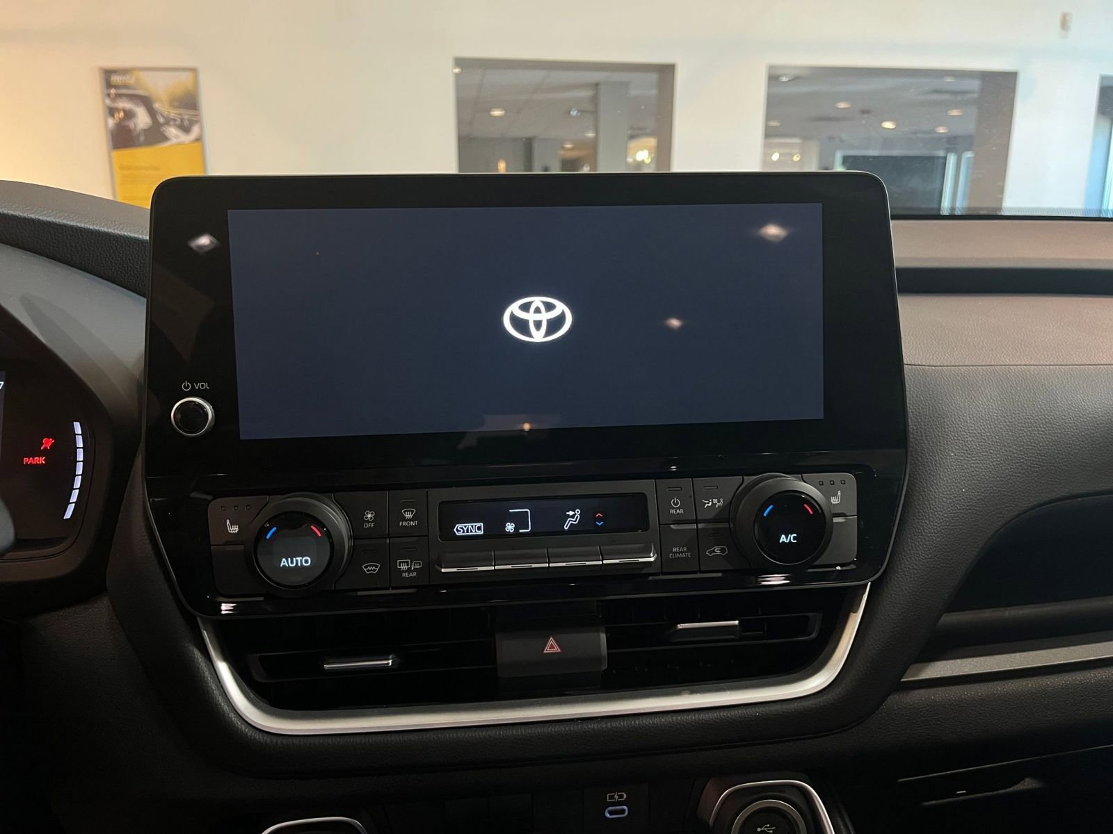 Used 2025 Toyota Grand Highlander FWD image 20