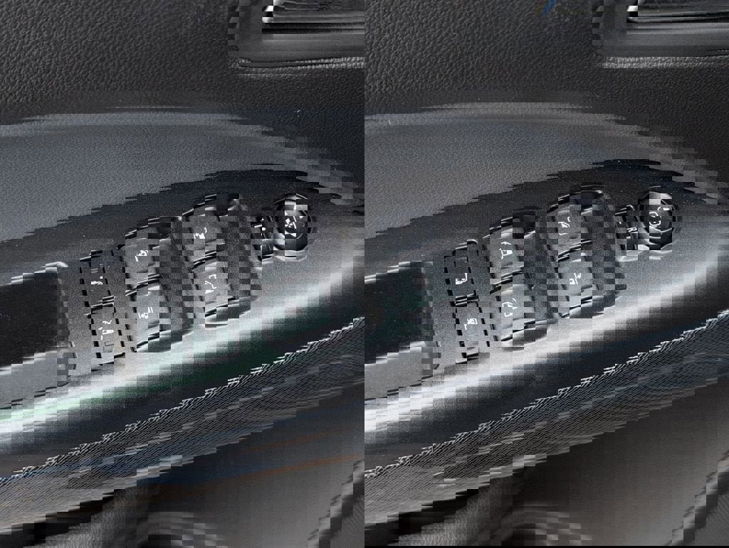 Used 2018 Chevrolet Colorado Z71 image 17