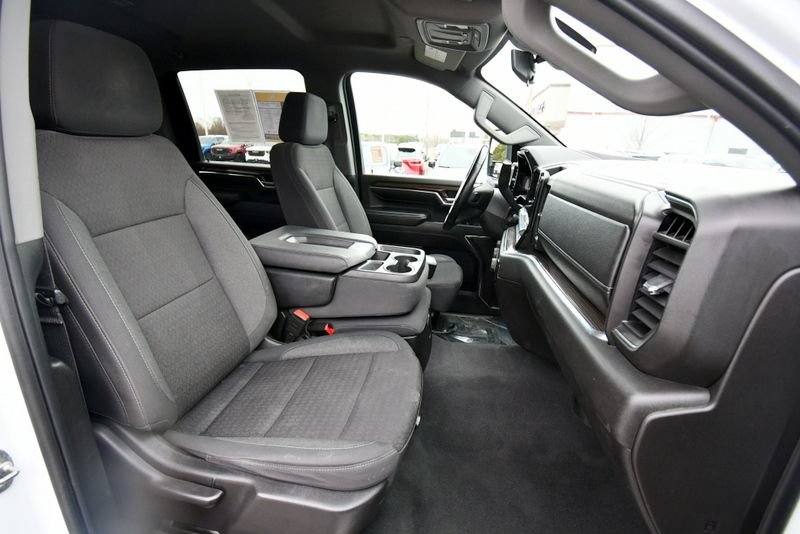 Used 2024 Chevrolet Silverado 2500 LT AWD/4WD image 19