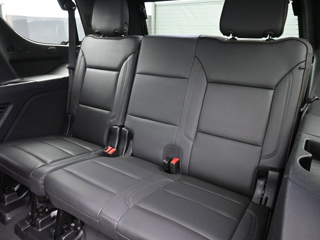 Used 2024 Chevrolet Tahoe High Country AWD/4WD image 14