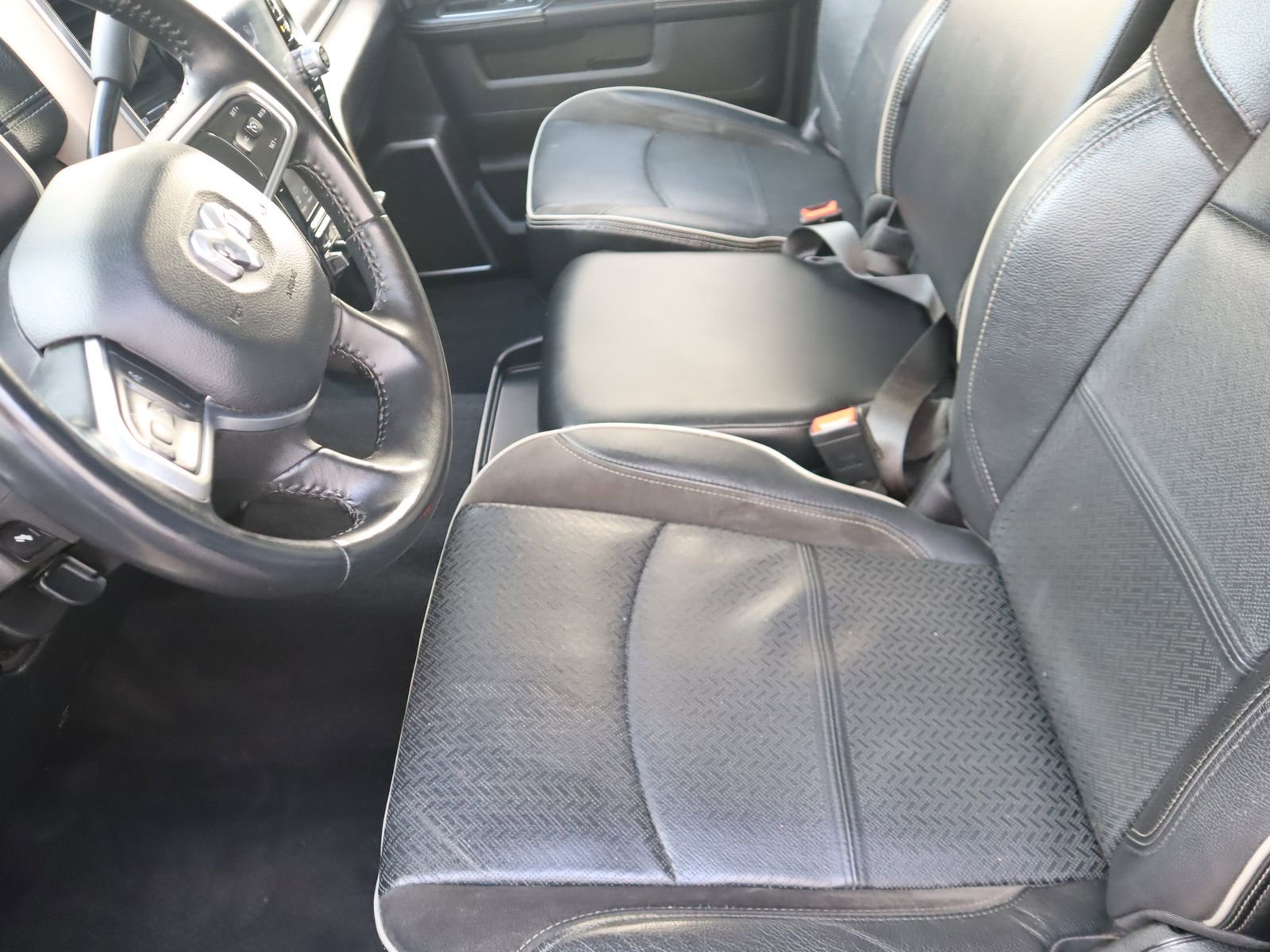 Used 2024 RAM 2500 Laramie w/ Cold Weather Group image 32