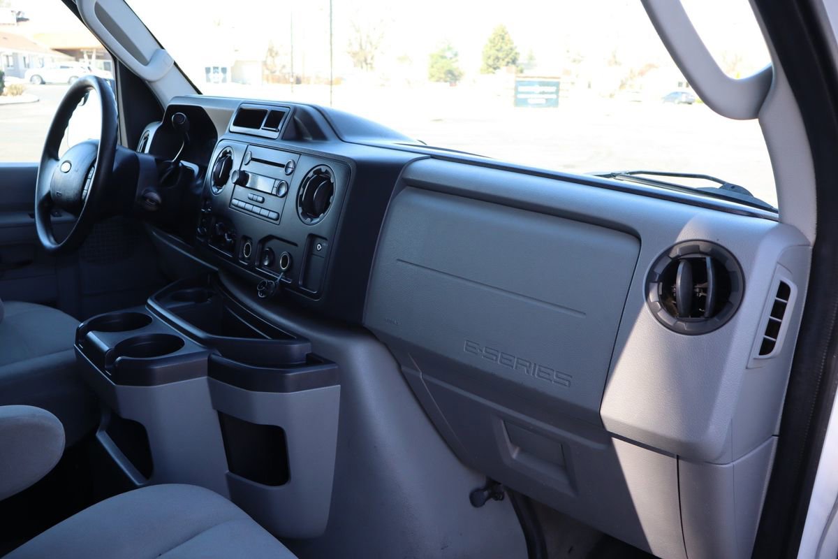Used 2012 Ford E-350 and Econoline 350 XLT image 17