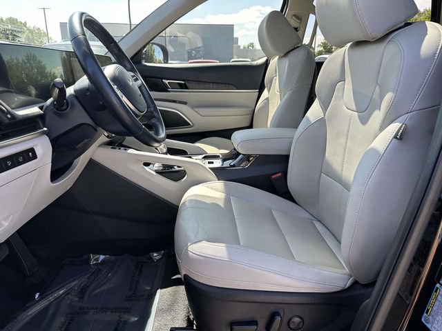 Used 2023 Kia Telluride EX w/ EX Captain's Chair Package AWD/4WD image 14