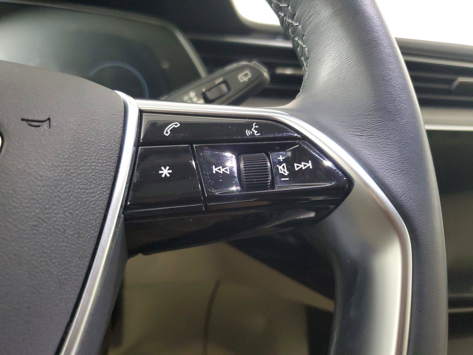 Used 2024 Audi Q8 e-tron Premium Plus w/ Premium Plus Package AWD/4WD image 25