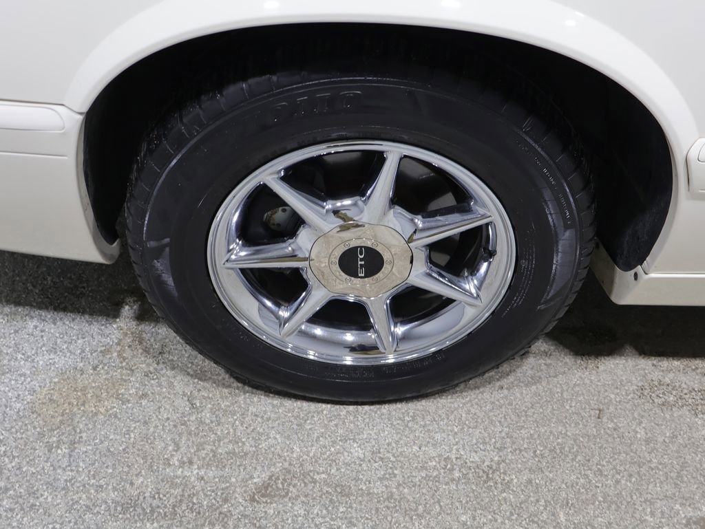 Used 2002 Cadillac Eldorado Collector's Edition image 16
