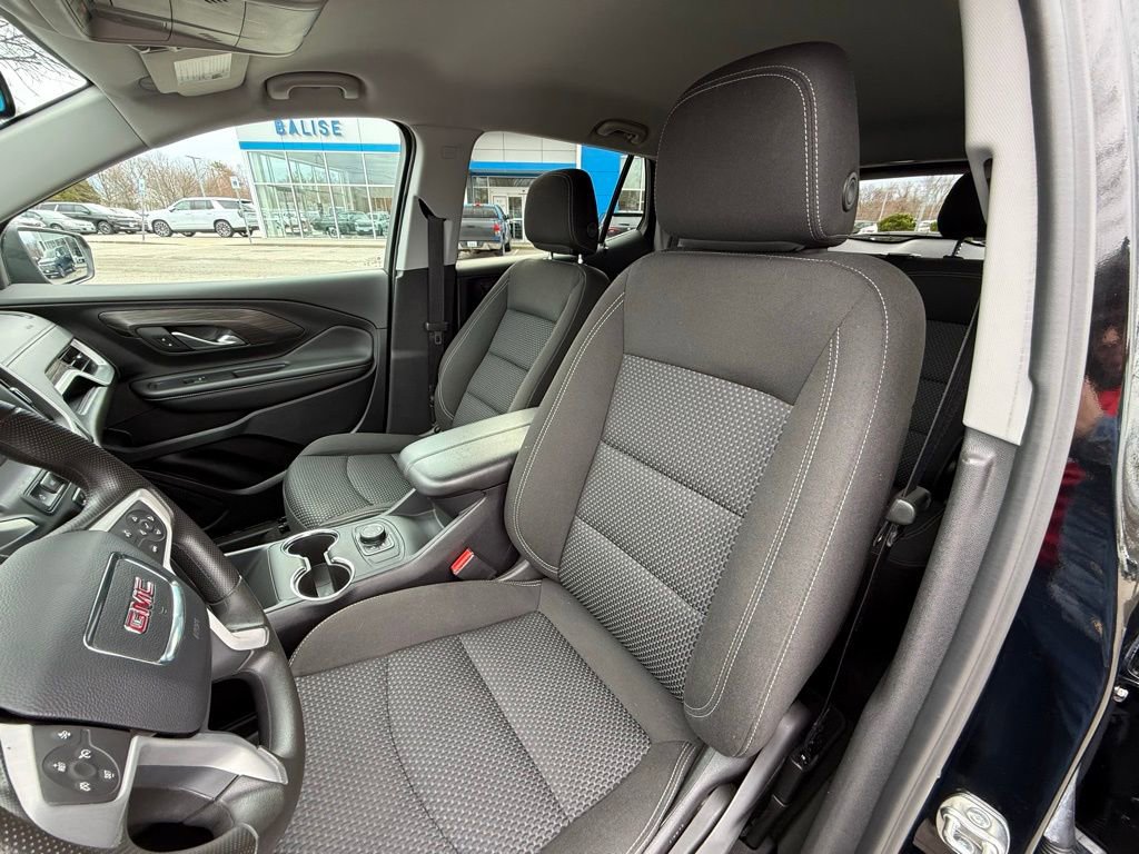 Used 2024 GMC Terrain SLE image 22