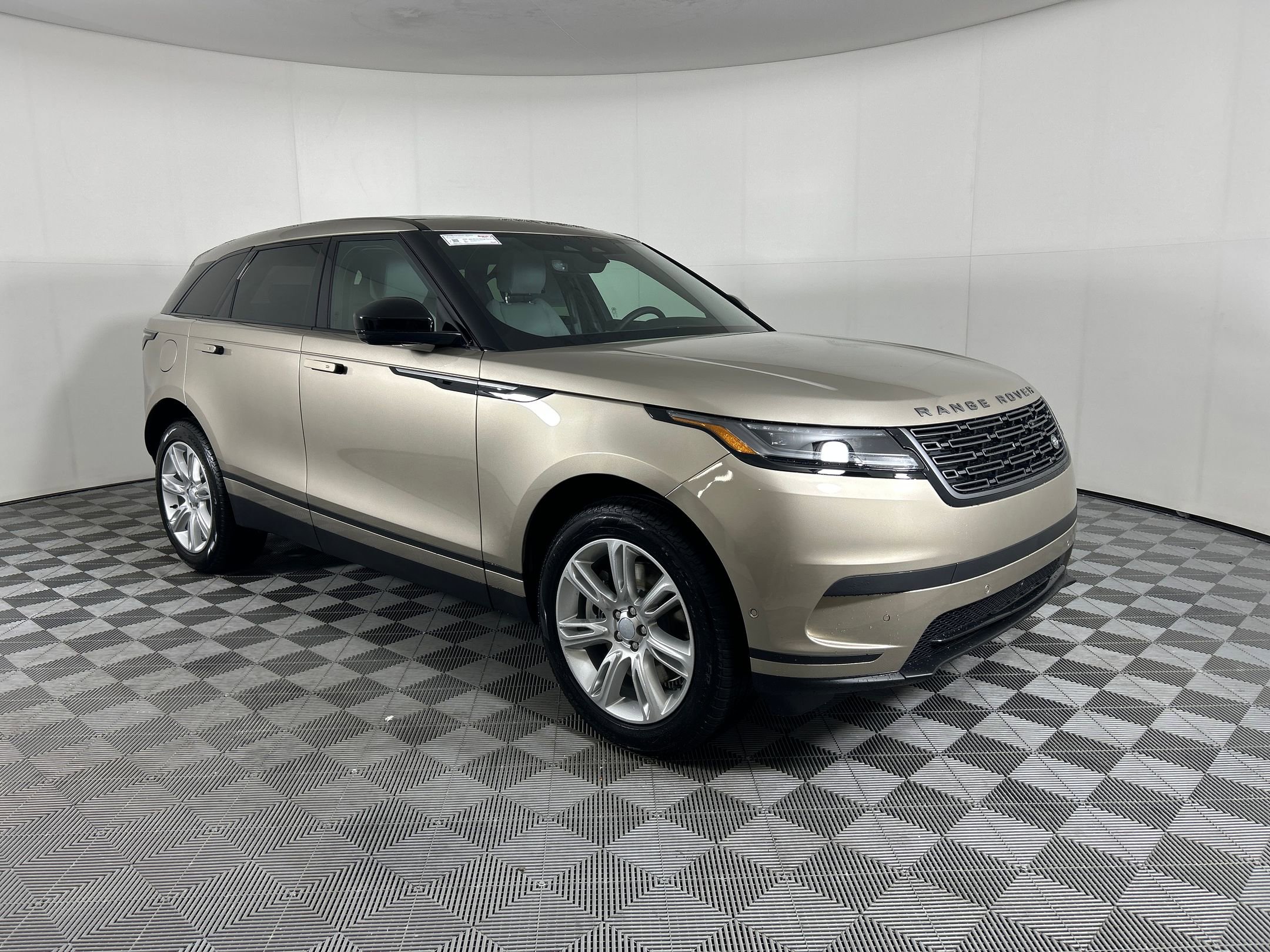 New 2026 Land Rover Range Rover Velar S image 5