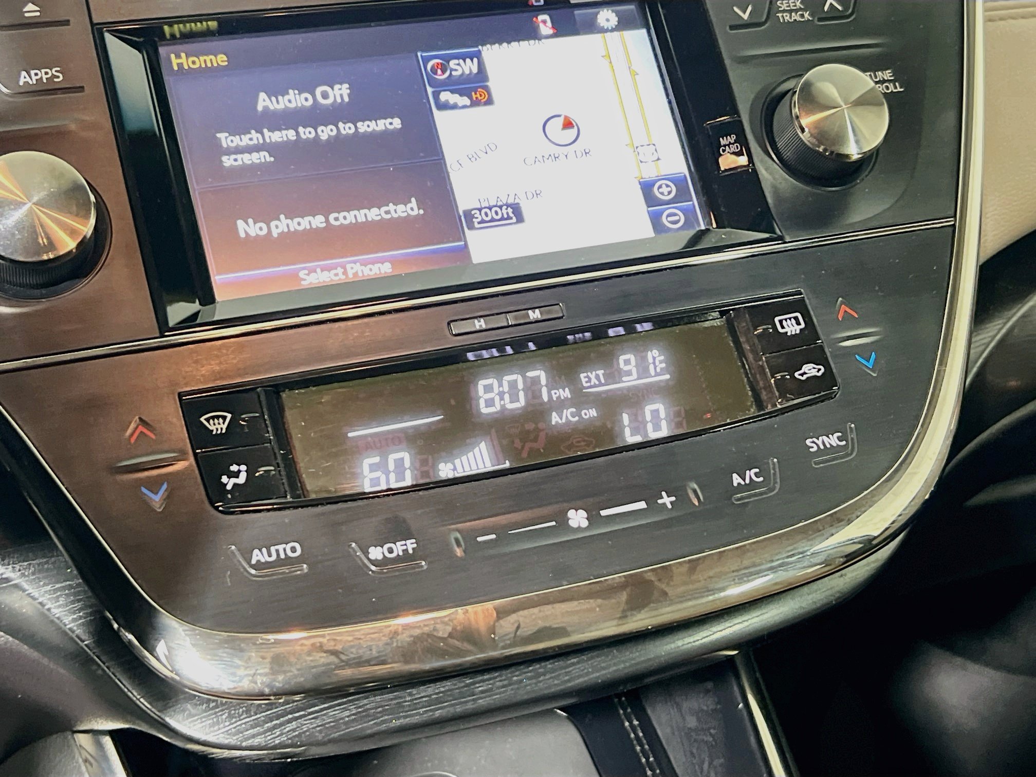 Used 2016 Toyota Avalon Touring FWD image 26